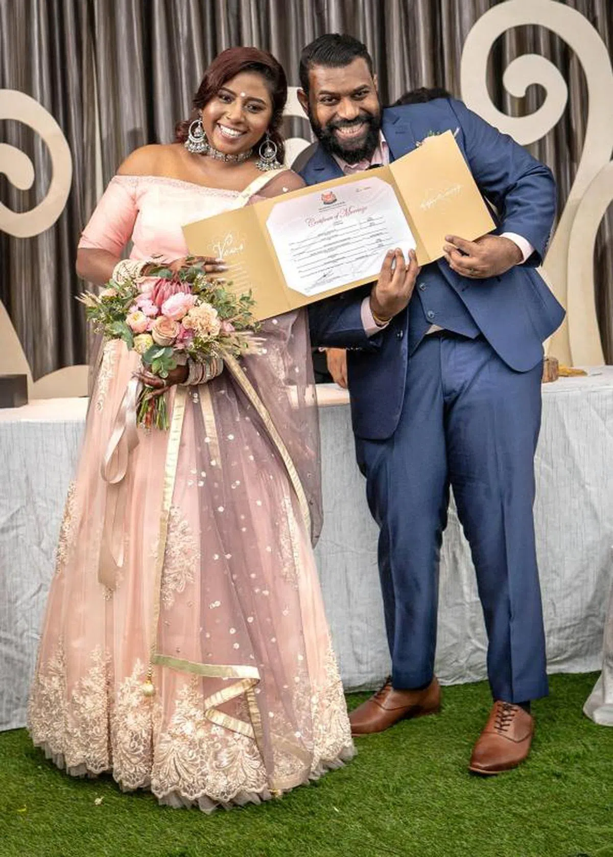  Devan Lakshaman和Vanitha Jayakumar计划明年再办一场更盛大的婚礼。（ALANGKAAR） 