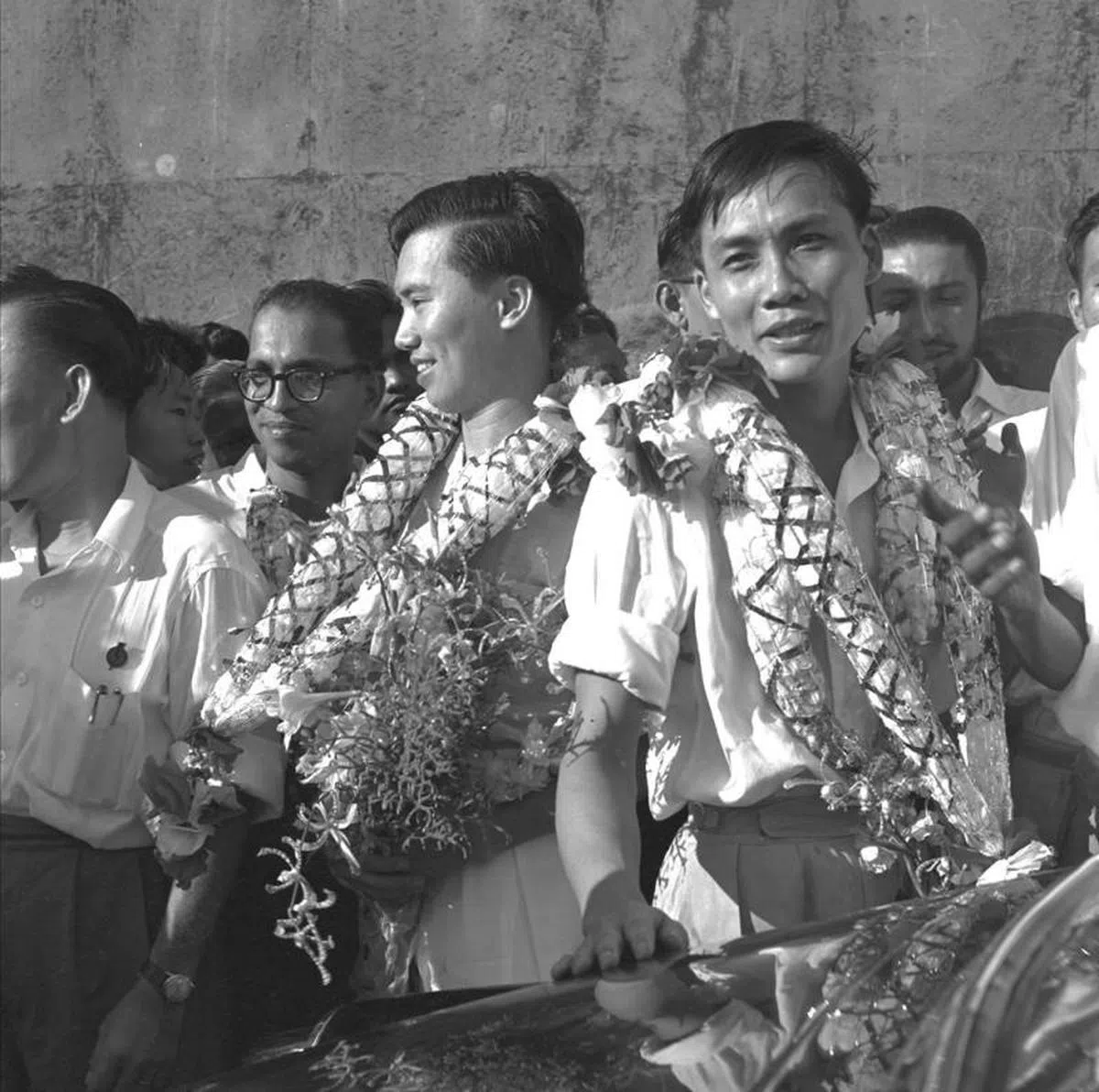  社会主义阵线（社阵）中委林清祥（左）和方水双（右）在1963年2月2日的“冷藏行动”中被捕。（档案照） 