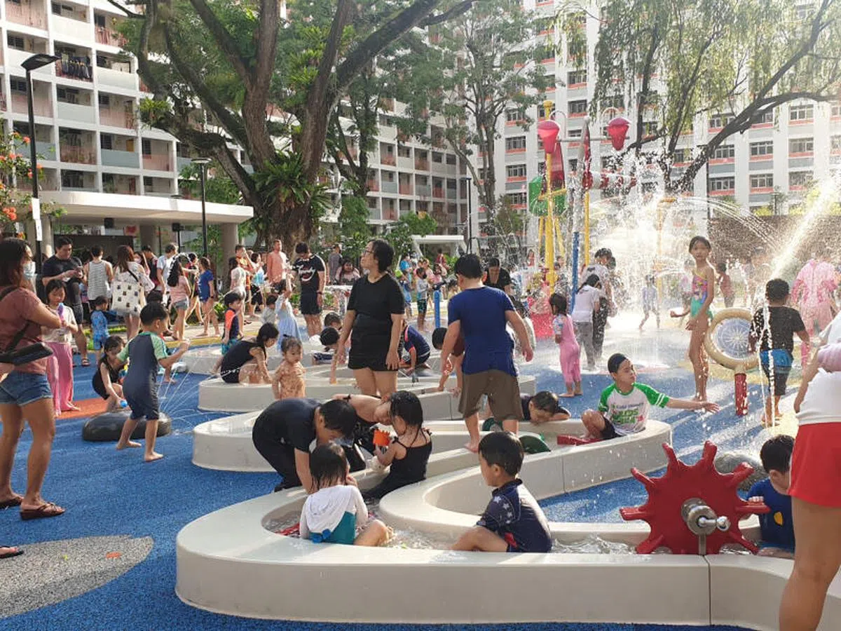大巴窑2巷第144座组屋前的邻里游乐场Play@Heights Park。（新明日报）