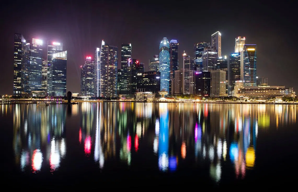 新加坡中央商业区夜色。（李显龙面簿）