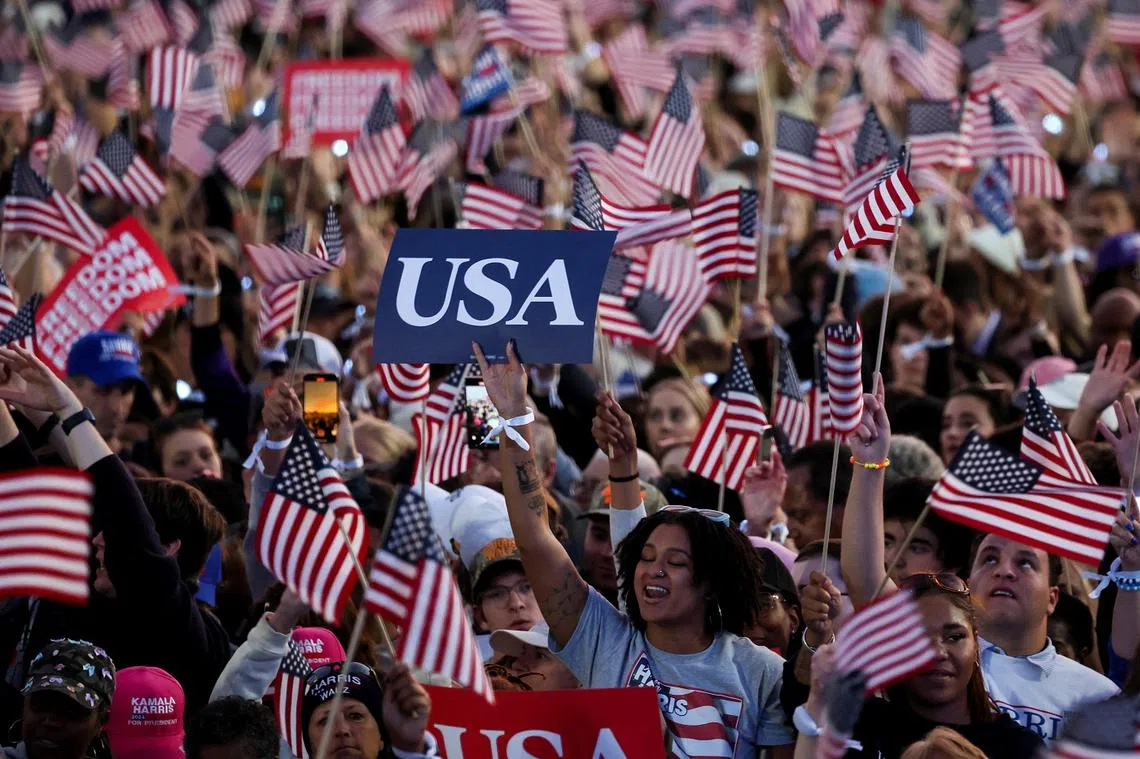 美国总统选举大戏多两个星期时间就正式登场，但开戏的锣鼓早已震天响。（路透社）