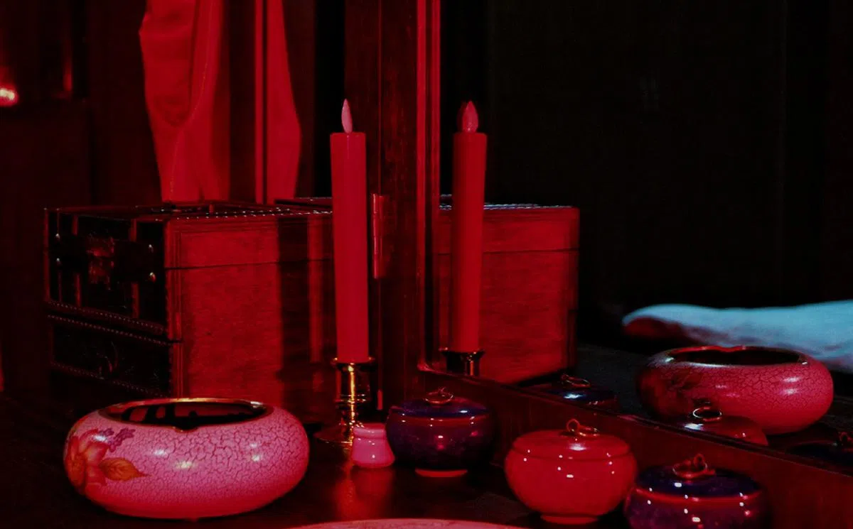 这红蜡烛怎么跟白蜡烛一样阴森？（小红书）