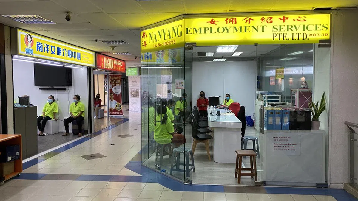 超过99％的受访女佣表示，她们对目前的工作及居住欢迎感到满意。（联合早报）