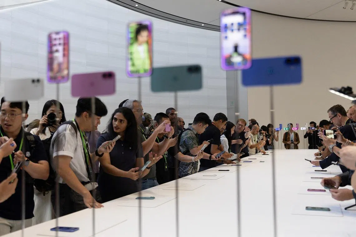 苹果最新款的iPhone 16系列手机即将上市。（路透社）