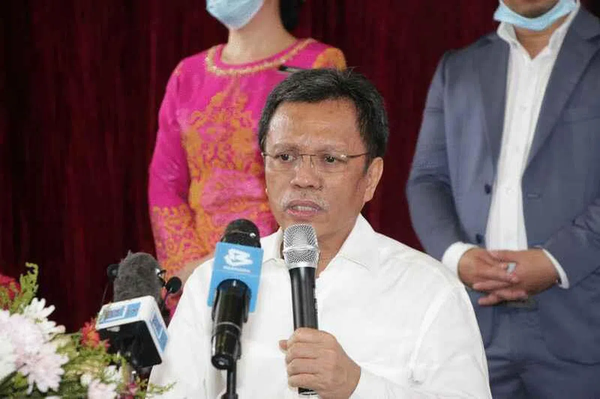  沙巴民兴党领袖沙菲益上周被逼解散州议会，釜底抽薪的做法广受好评。（中国报） 