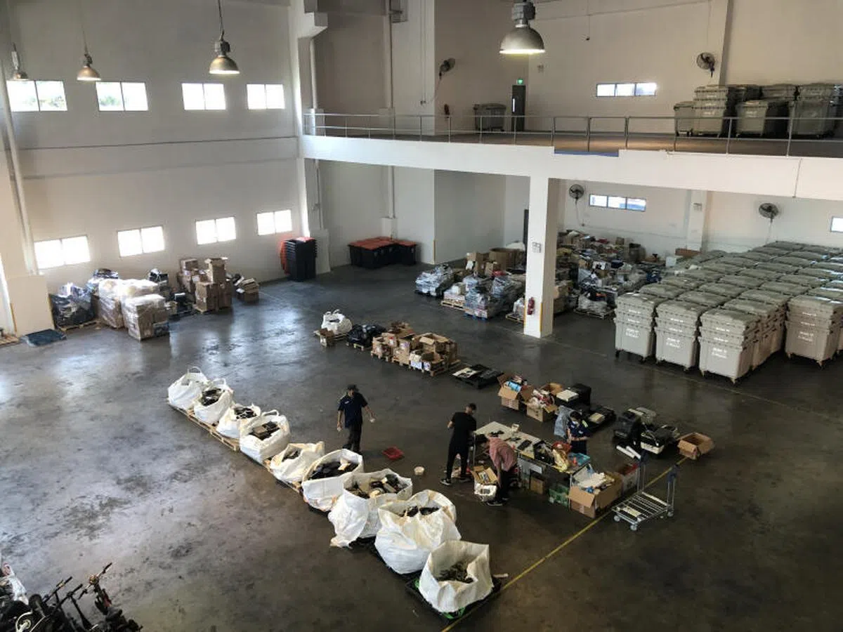 欧绿保（ALBA）电子垃圾物流和分类中心。（海峡时报）