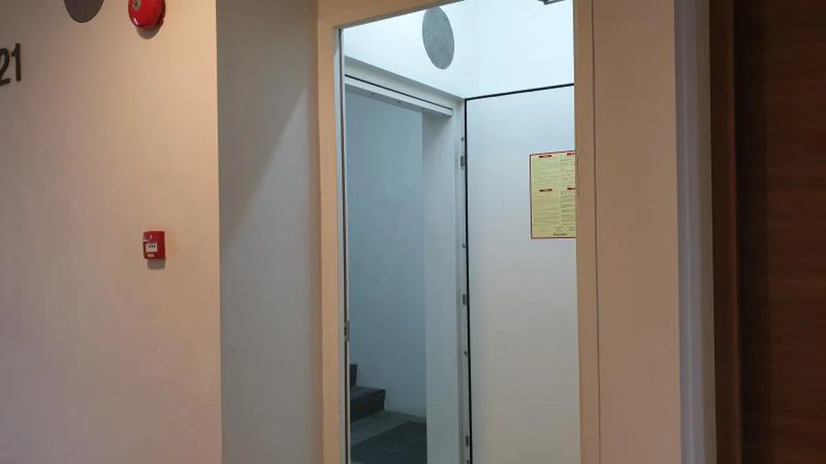 公寓的楼层防空壕。（红蚂蚁摄）