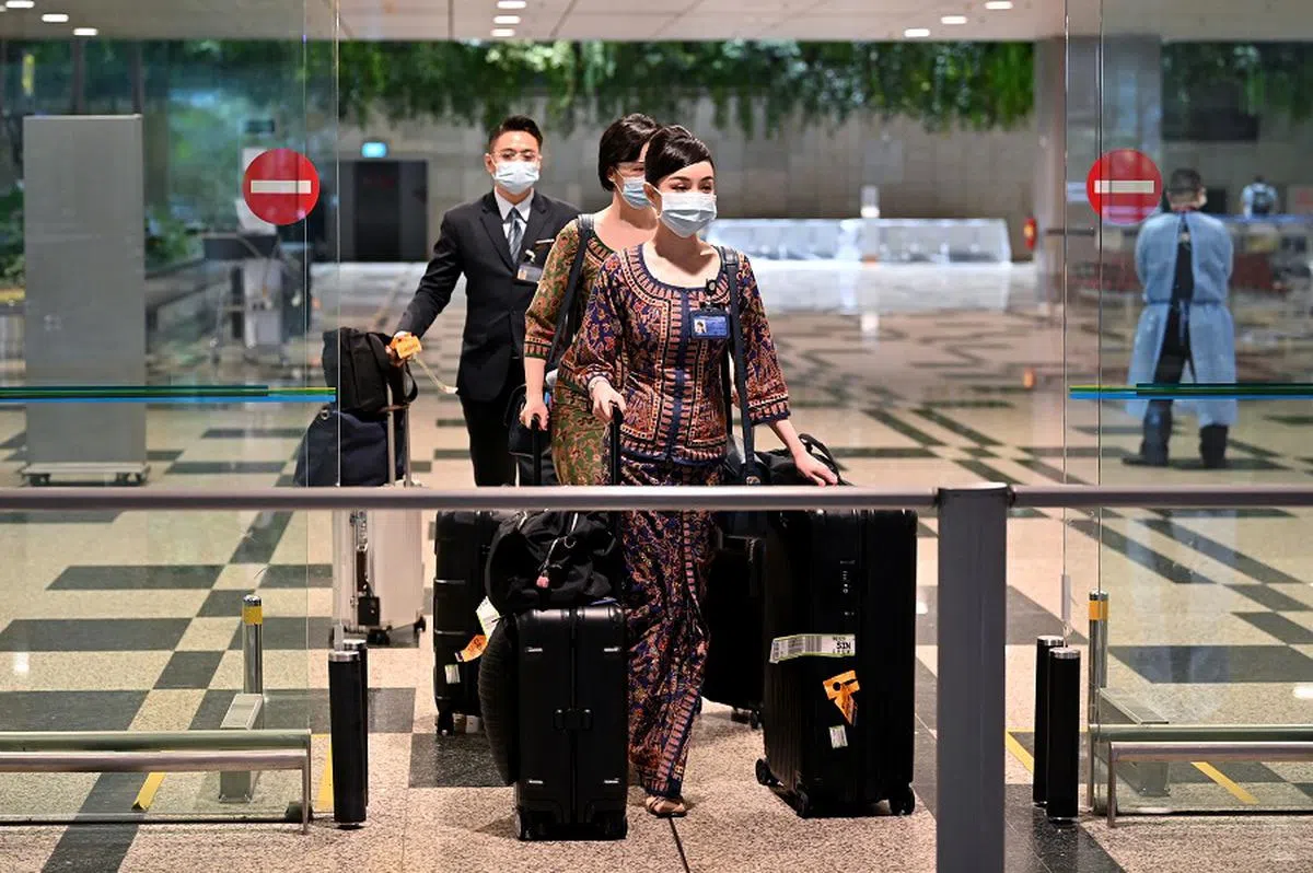 新航在冠病疫情期间裁退了2000名员工，每月亏损3亿元。（海峡时报）