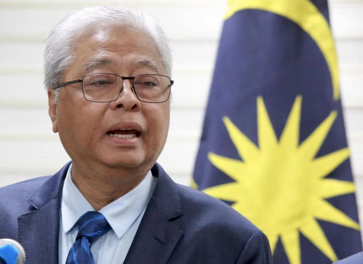  依斯迈沙比利称民众若持续不遵守行管令，政府将可能出动军队。（星报） 