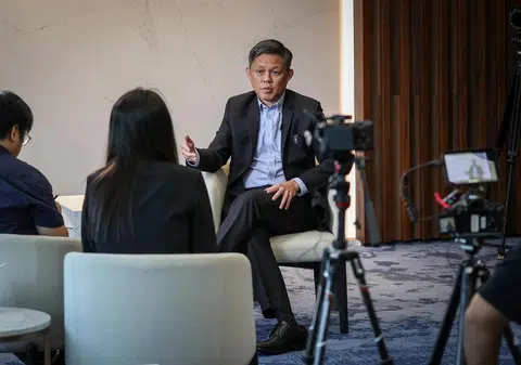 公共服务统筹部长兼国防部长陈振声接受《联合早报》专访