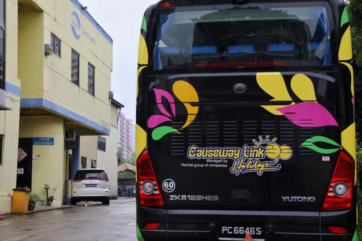 其中一家提供指定短程巴士服务的汉达英达巴士公司（Causeway Link）。（联合早报）