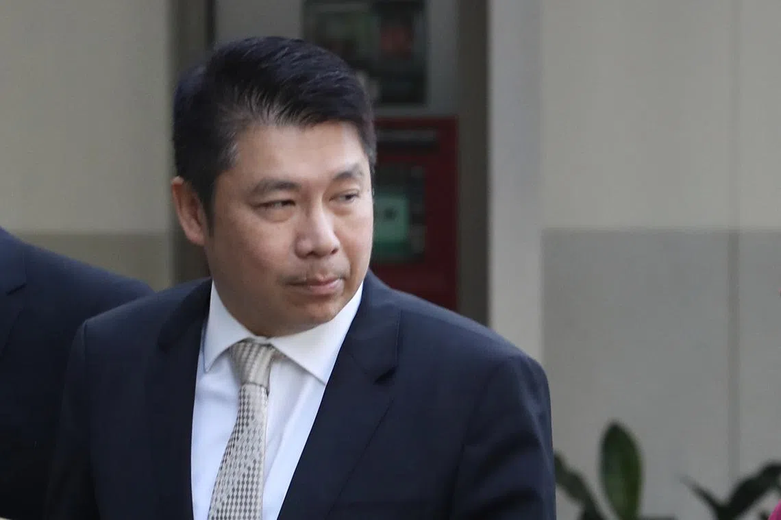 谢明达在1995年成为执业律师之前，曾当过新加坡航空公司空服人员、警察部队调查人员等。（联合早报）