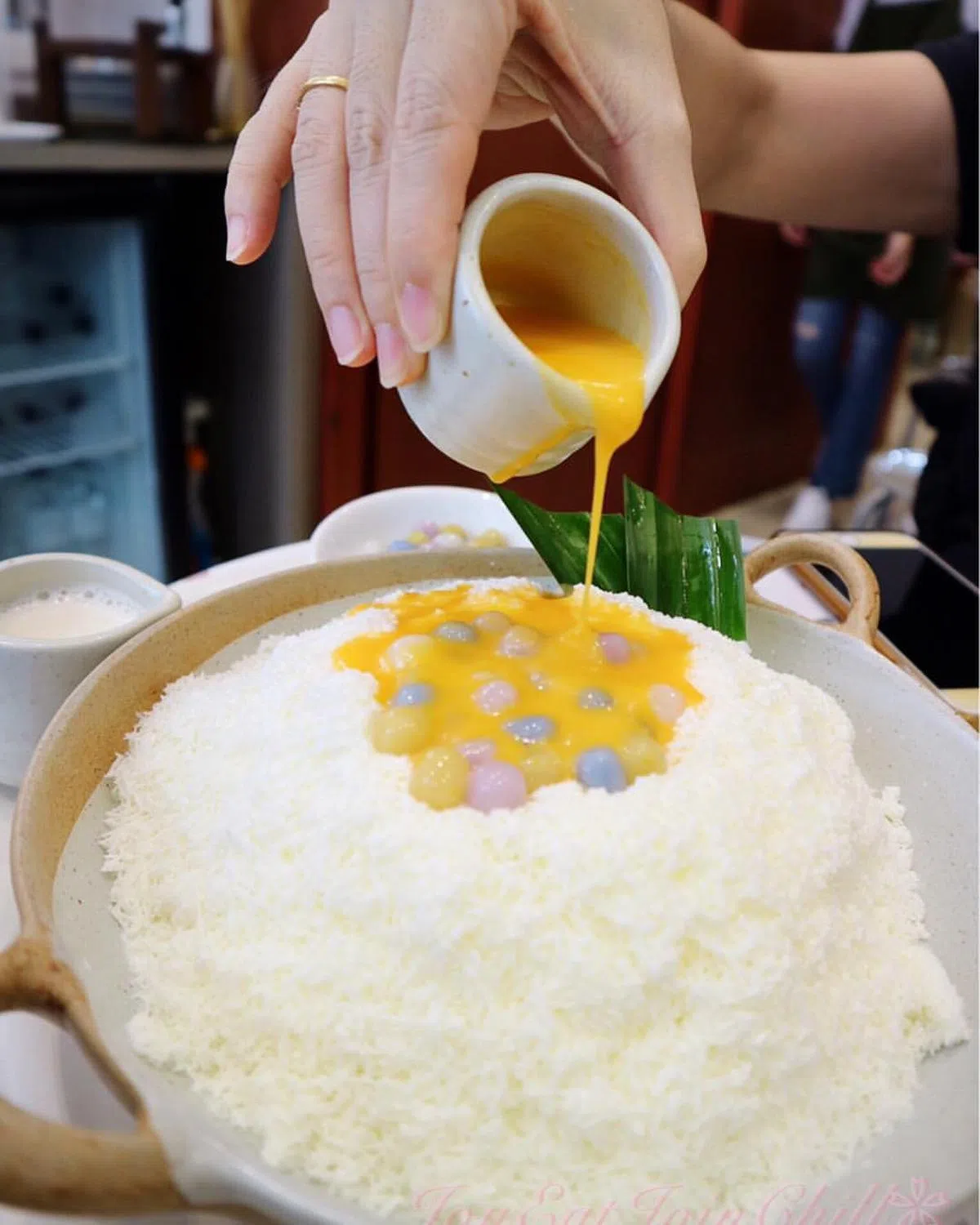  （Cheevit Cheeva面簿） 