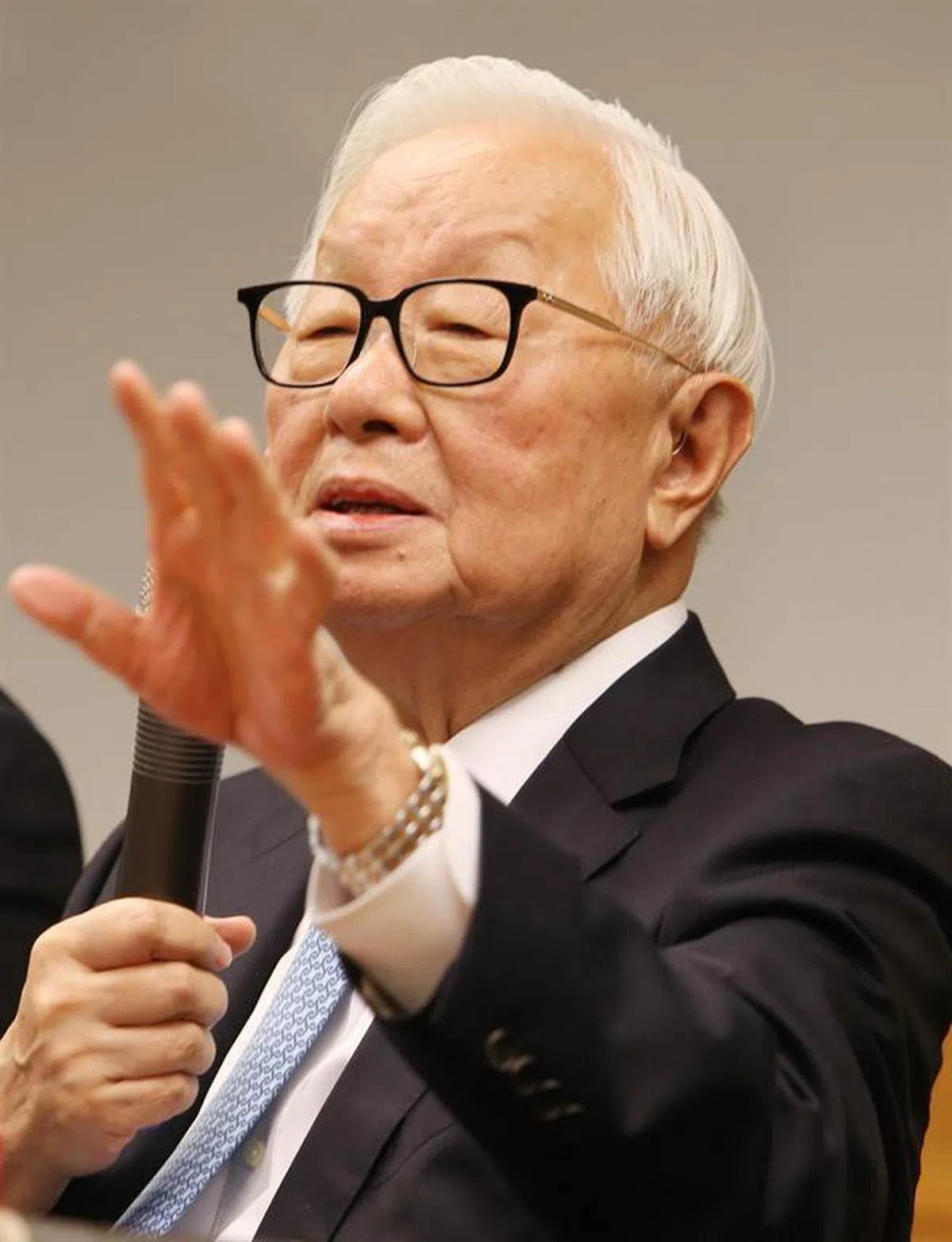  （设计对白）台积电创办人张忠谋：千万别来。（互联网） 