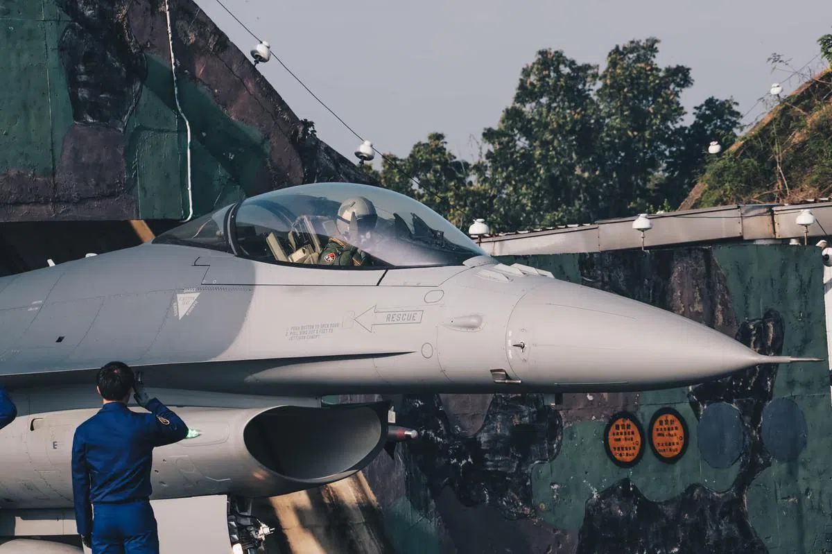  F-16V战机进行紧急升空演习。（台湾国防部） 