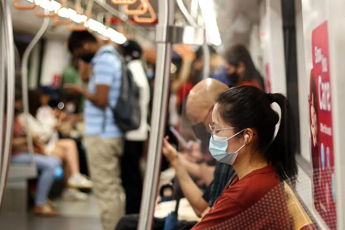 在本地，让座给更有需要的老弱妇孺是理所当然的善举，但在日本却不是这么一回事。（联合早报）