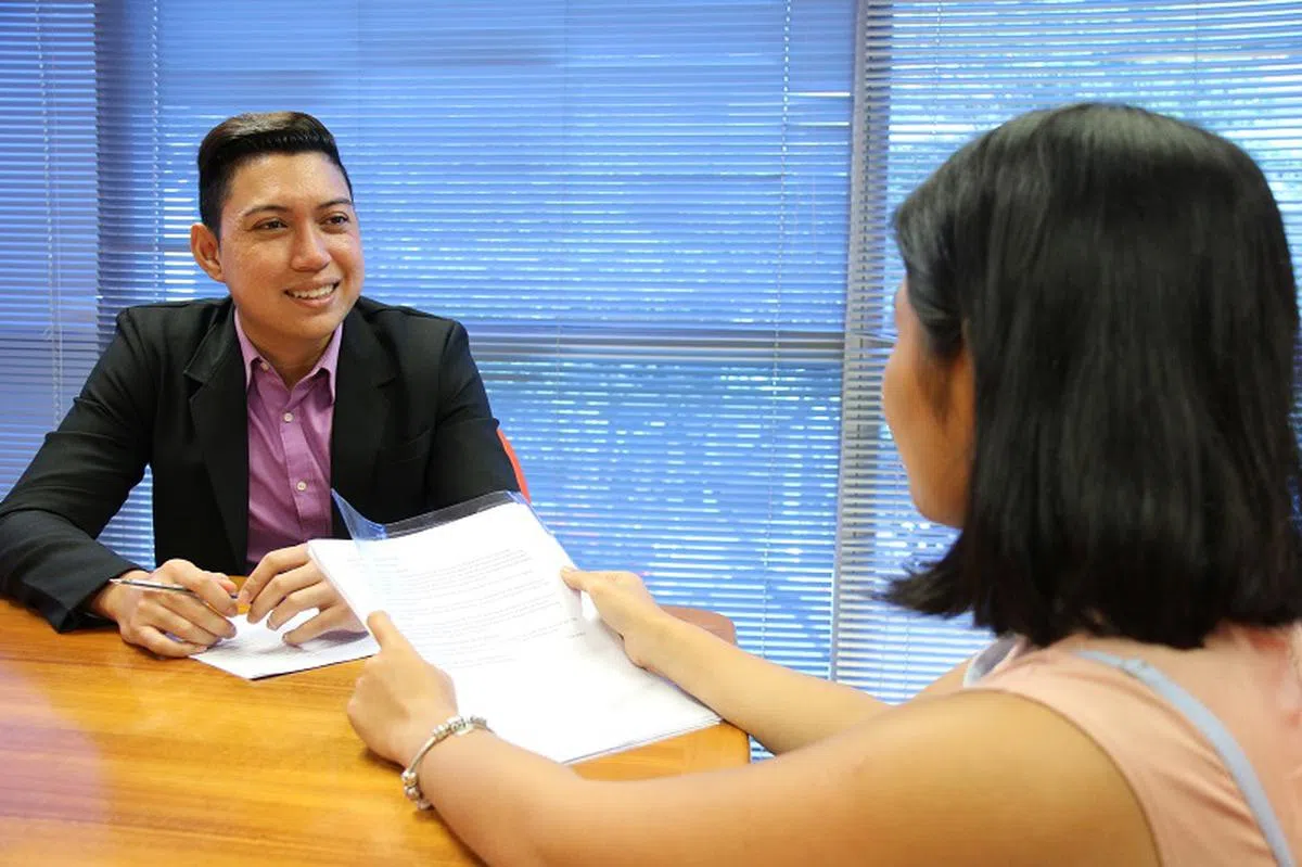 雇员可能在欠缺如何面试新人的相关知识下，没做足准备就被要求上场顶替已离职的面试官。（每日新闻示意图）