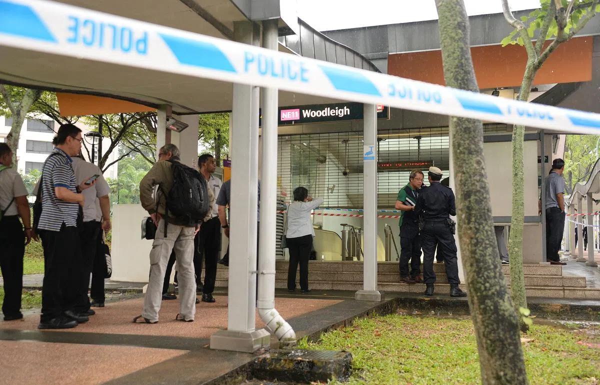  兀里地铁站被封锁三小时，现场气氛紧张。（新明日报） 