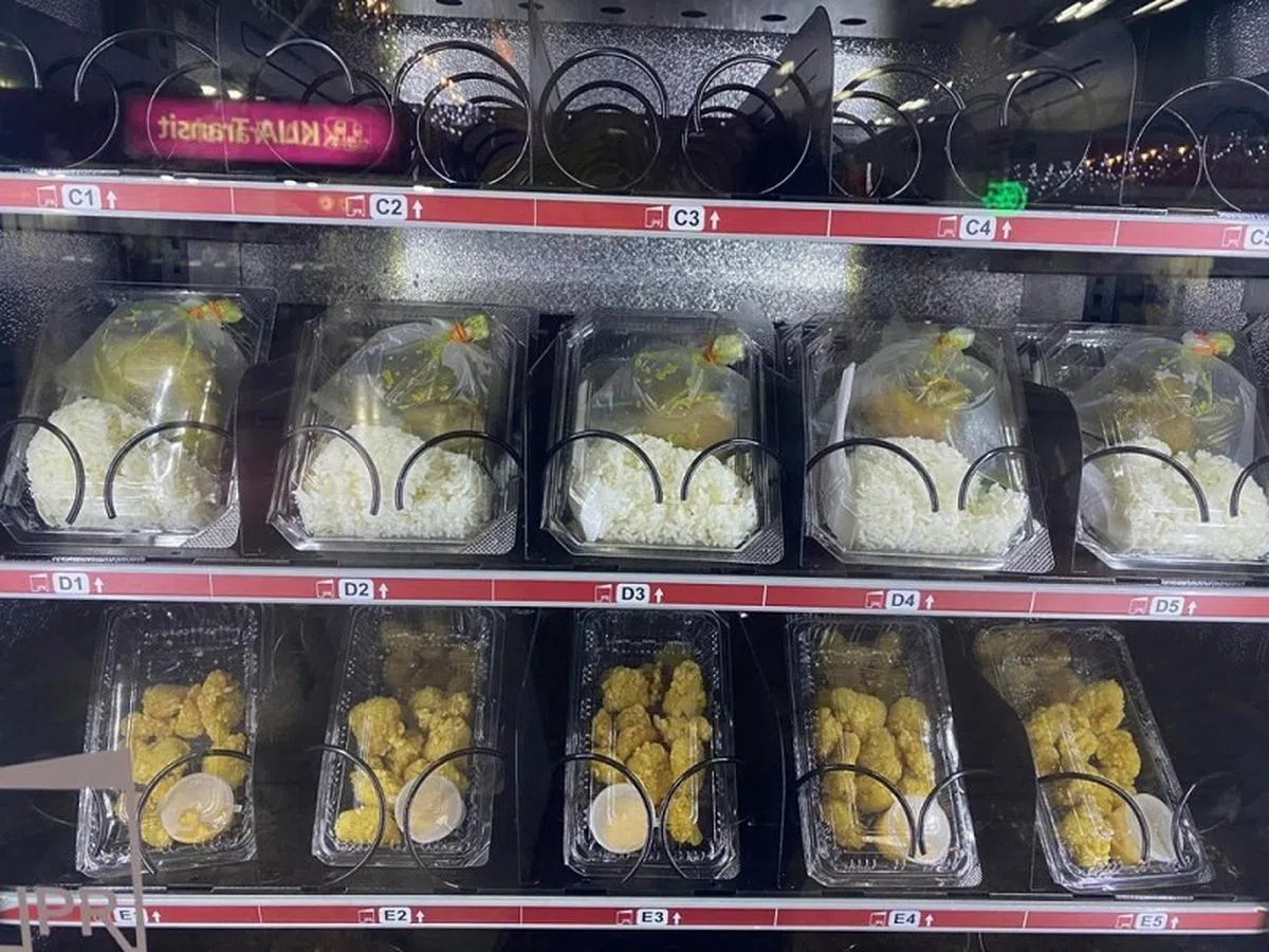 参与计划的民众所售卖的食物，每一盒的价格限制在5令吉以下。（取自CodeBlue网站）