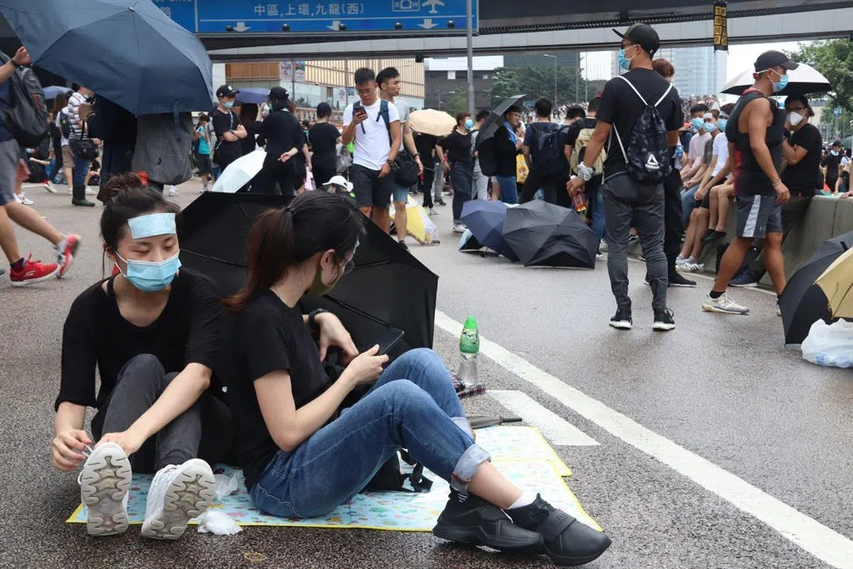  一开始的占领行动以年轻人居多。（中央社） 