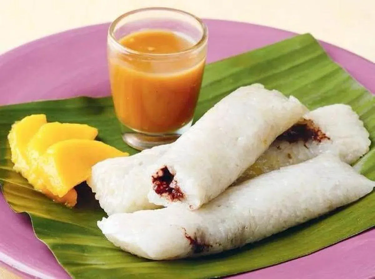  用稻米制成的米糕（Suman）是菲律宾平安夜必吃的甜点。（互联网） 