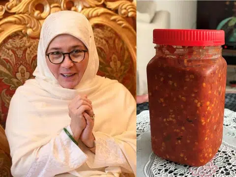 李光耀生前最爱吃东姑阿兹莎阿米娜勤做制作的叁峇辣椒酱。（红蚂蚁制图）
