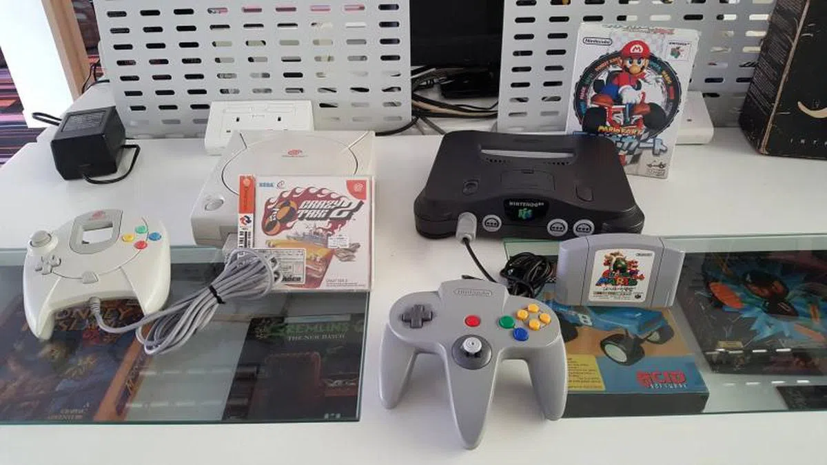  任天堂游戏设备。（JCU Museum of Video and Computer Games面簿） 