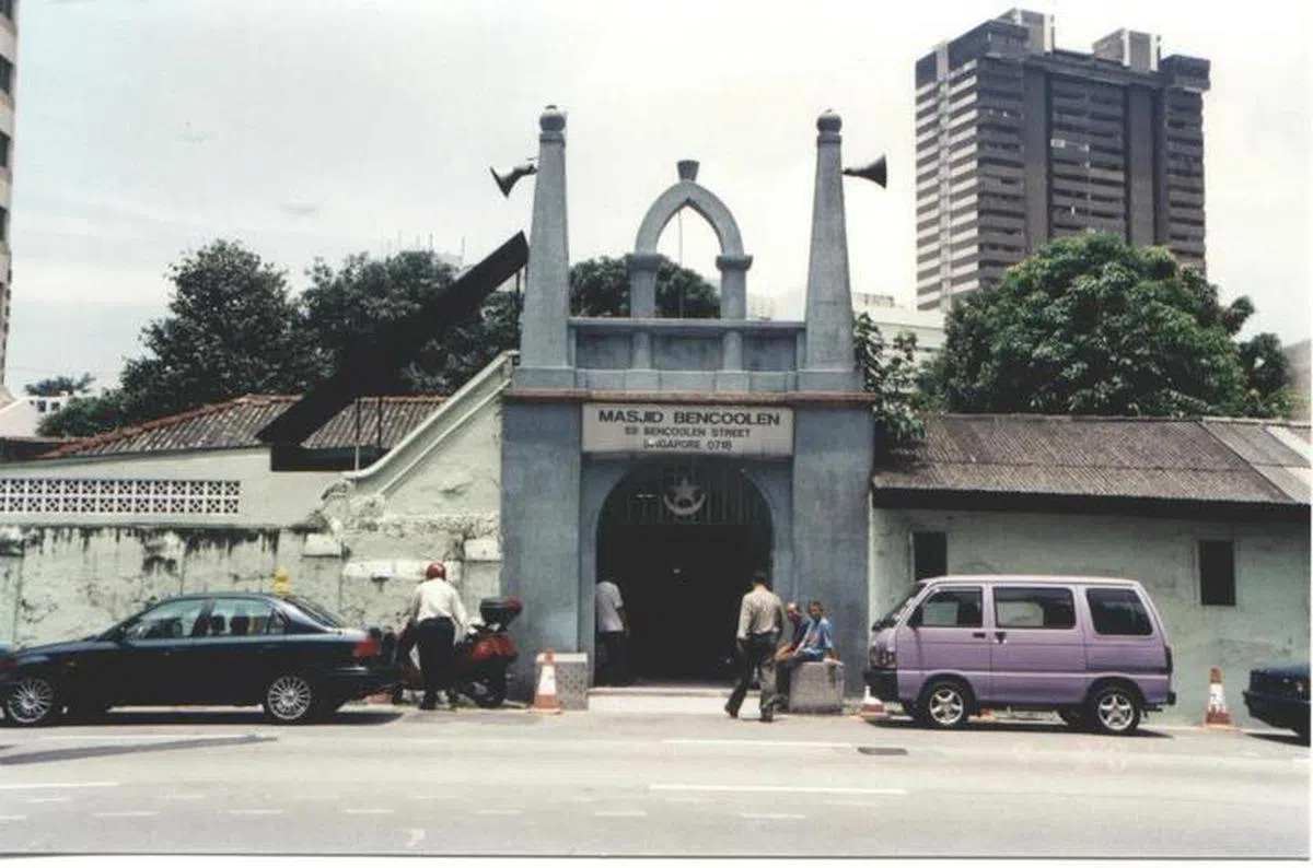  翻新前的明古连清真寺。（明古连清真寺面簿） 