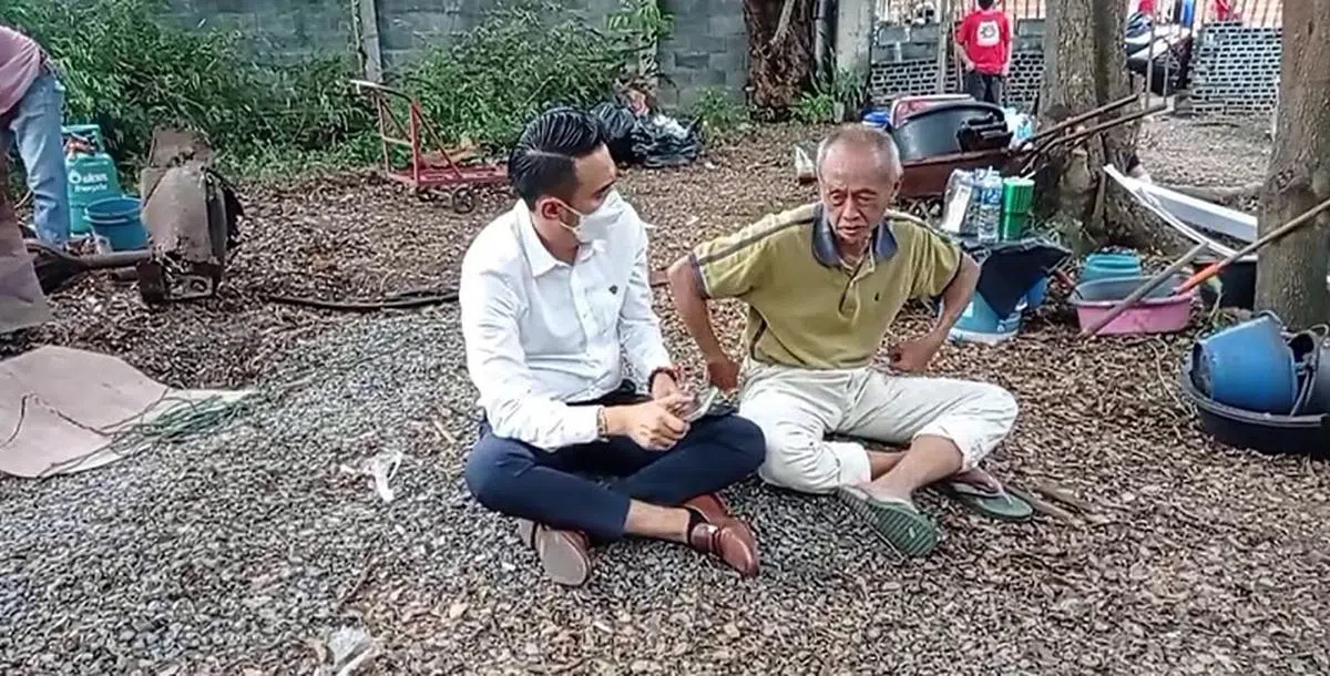 泰国一位知名律师实地采访扬瓦卡尔。（取自面簿）