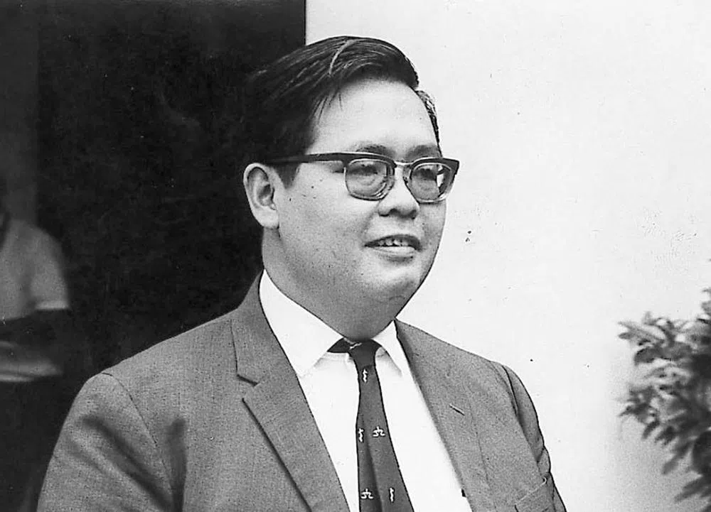 年轻时的赵自成教授。