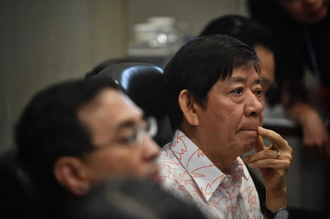 许文远部长刚接下交通部长时告诉媒体，每当他倍感压力，就会到三巴旺公园散步，然后还开玩笑说，“希望往后不用在三巴旺公园扎营过夜”。（海峡时报）