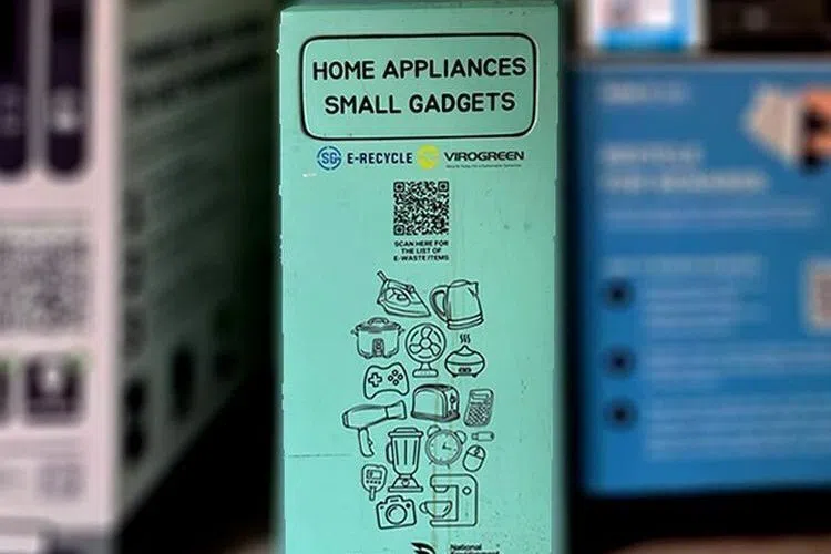 Virogreen和SG E-Waste Recycle的电子垃圾桶。