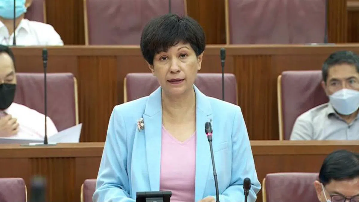 英兰妮表示政府将采取措施协助延缓消费税调涨对国人的影响。（国会视频截图）