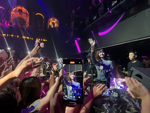 韩国女团 Blackpink 主舞 Lisa 2024年11月10日在新加坡夜店 Marquee 与粉丝举办见面会。