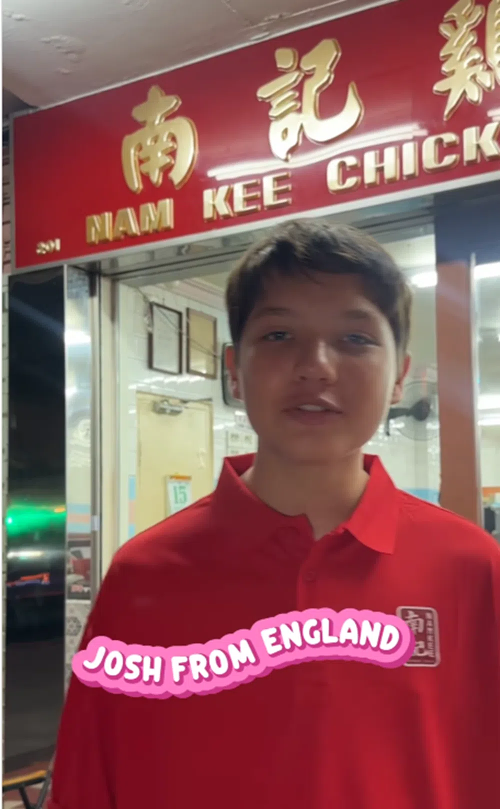 来自英国的Josh在新加坡鸡饭店打工后一炮而红。