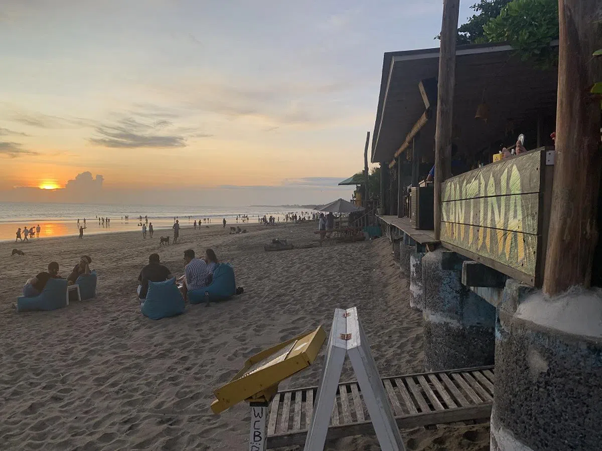 业者认为，印尼旅游业目前还不具备直接转型的条件。（海峡时报）