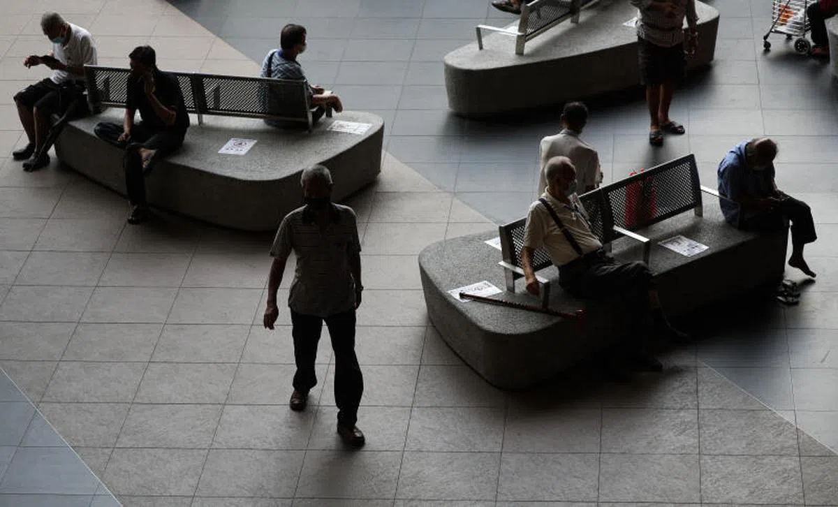  新加坡援人协会7个月公布数据显示，去年发生452起自杀案件，比前年的400起多出13%，是2012年以来的新高。其中，轻生的60岁及以上年长者达154人，较前年增加了26%。（联合晚报） 