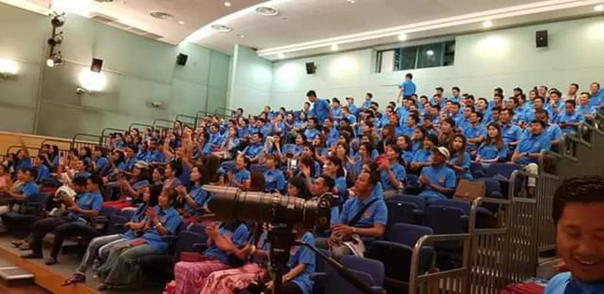  活动的出席人数不少。（若开军相关推特） 