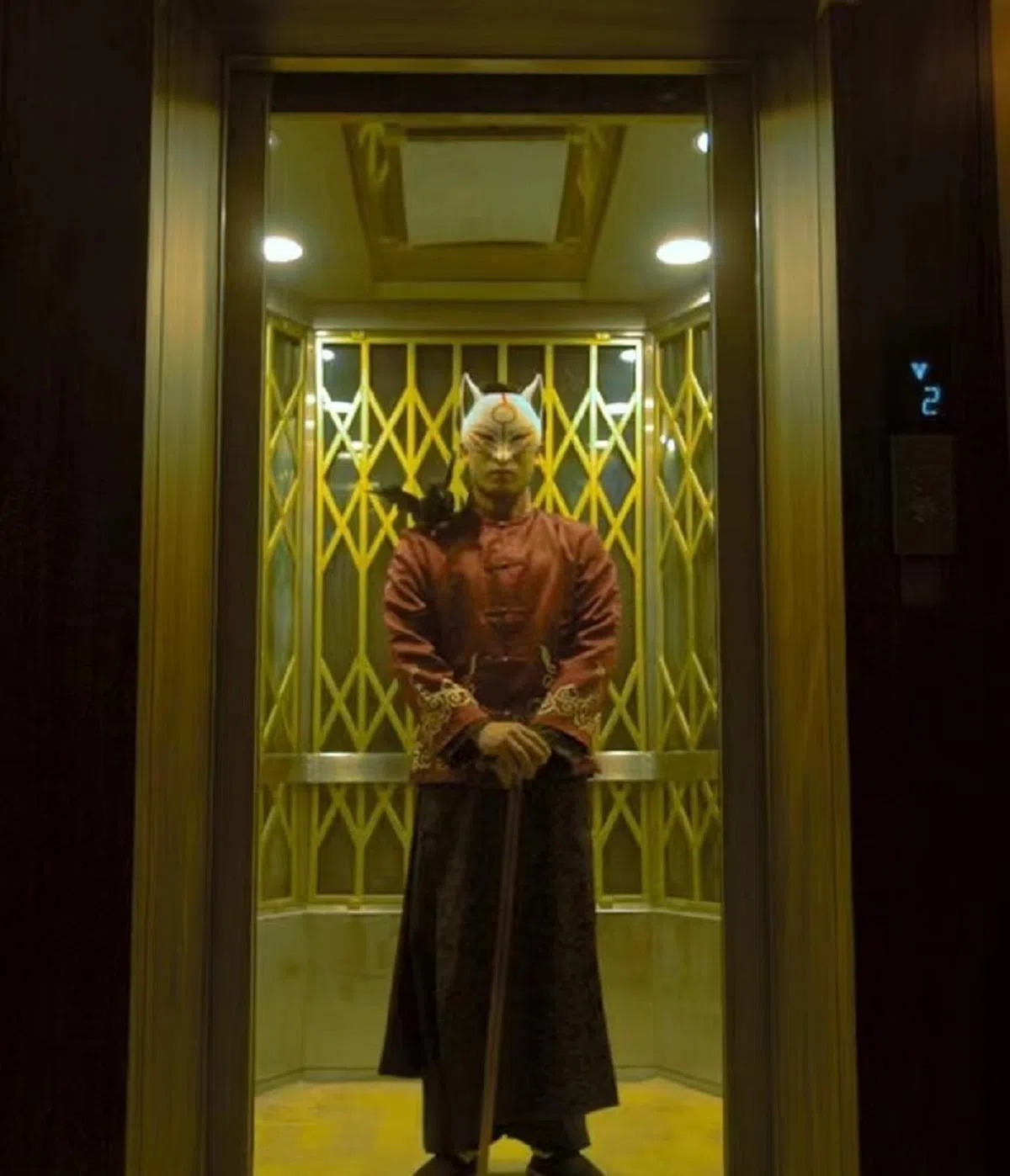 设计对白：“地下18楼，电梯到了。”（小红书）