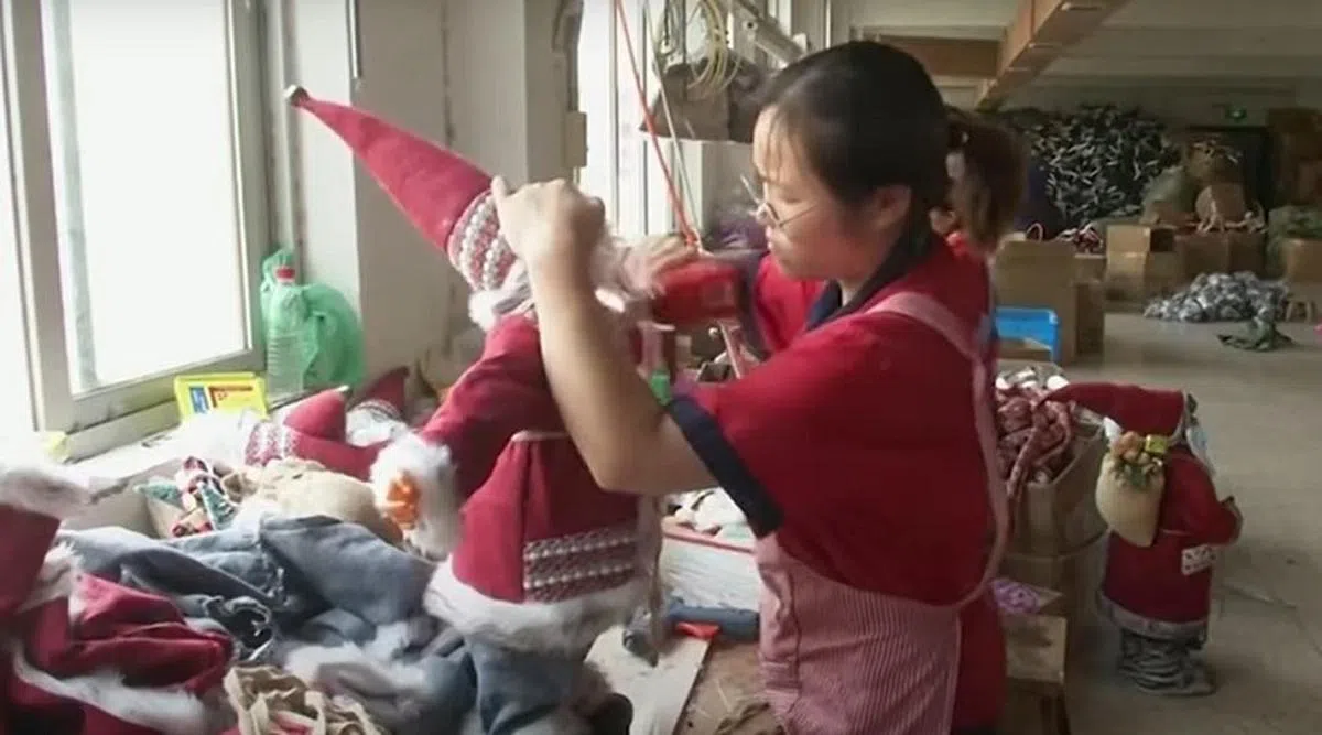 义乌有至少600家工厂，制造全球约三分之二的圣诞装饰。（南华早报）