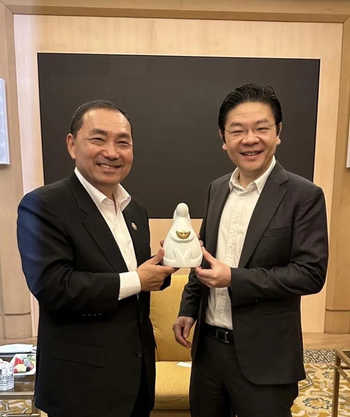 侯友宜（左）与黄循财（右）会面。（侯友宜脸书）