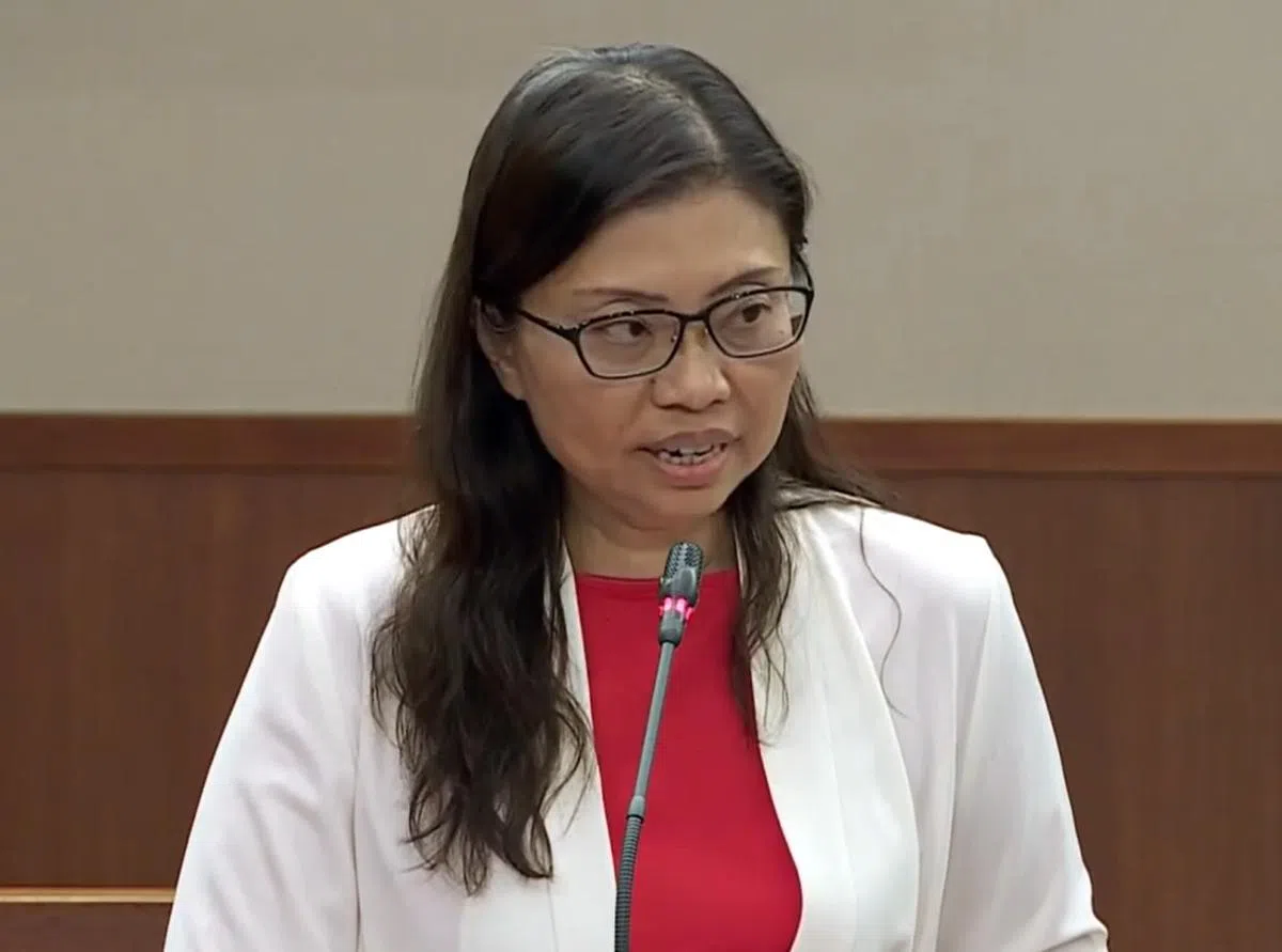 新加坡前进党非选区议员潘群勤。（国会直播视频截图）