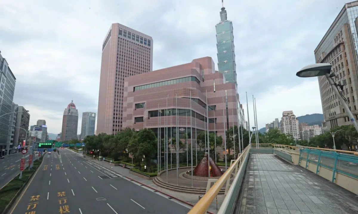  5月16星期日的台北闹区宛若空城。（苹果日报） 