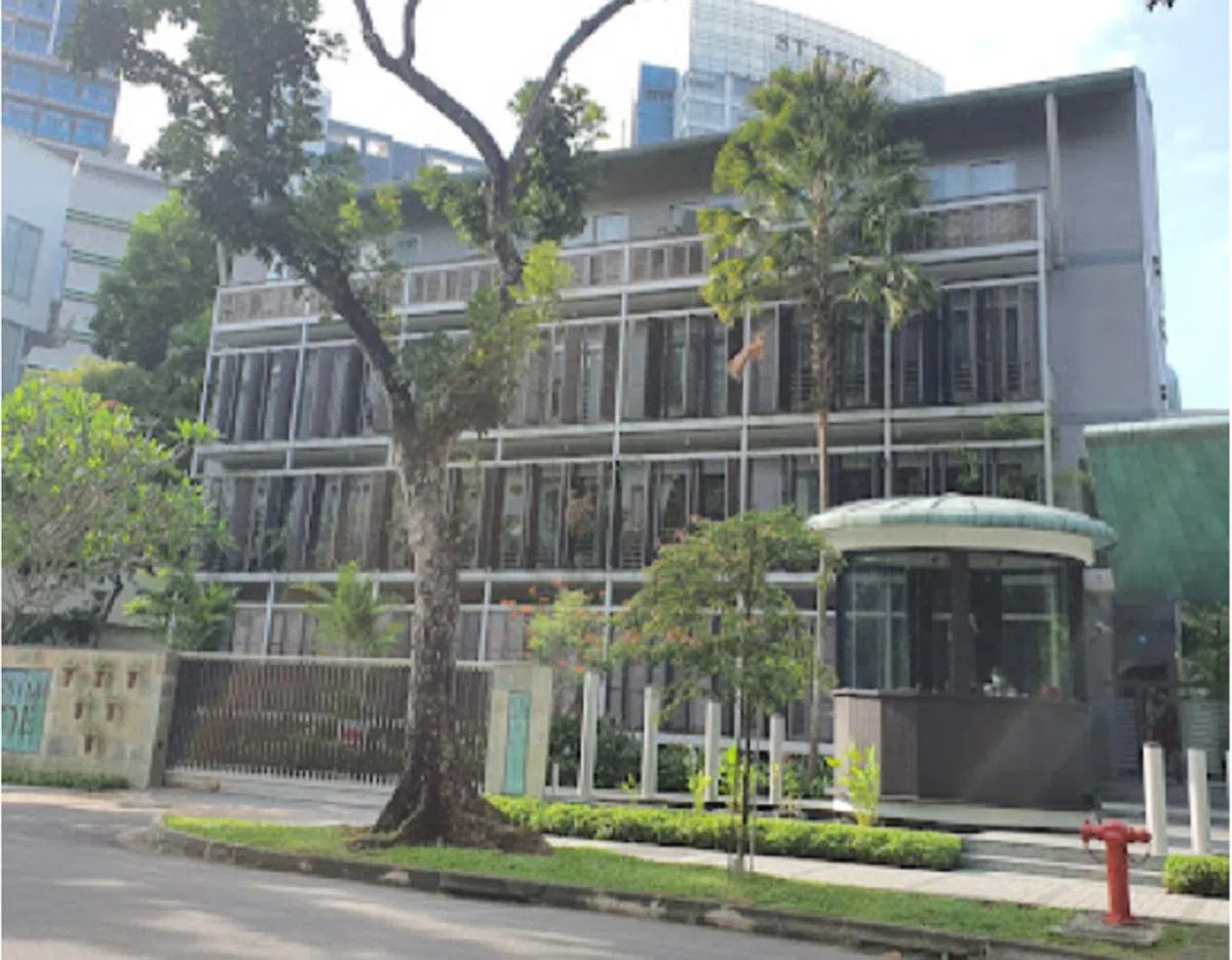 李光耀和李显龙当年因购买玉纳园公寓，接受调查。（谷歌地图）