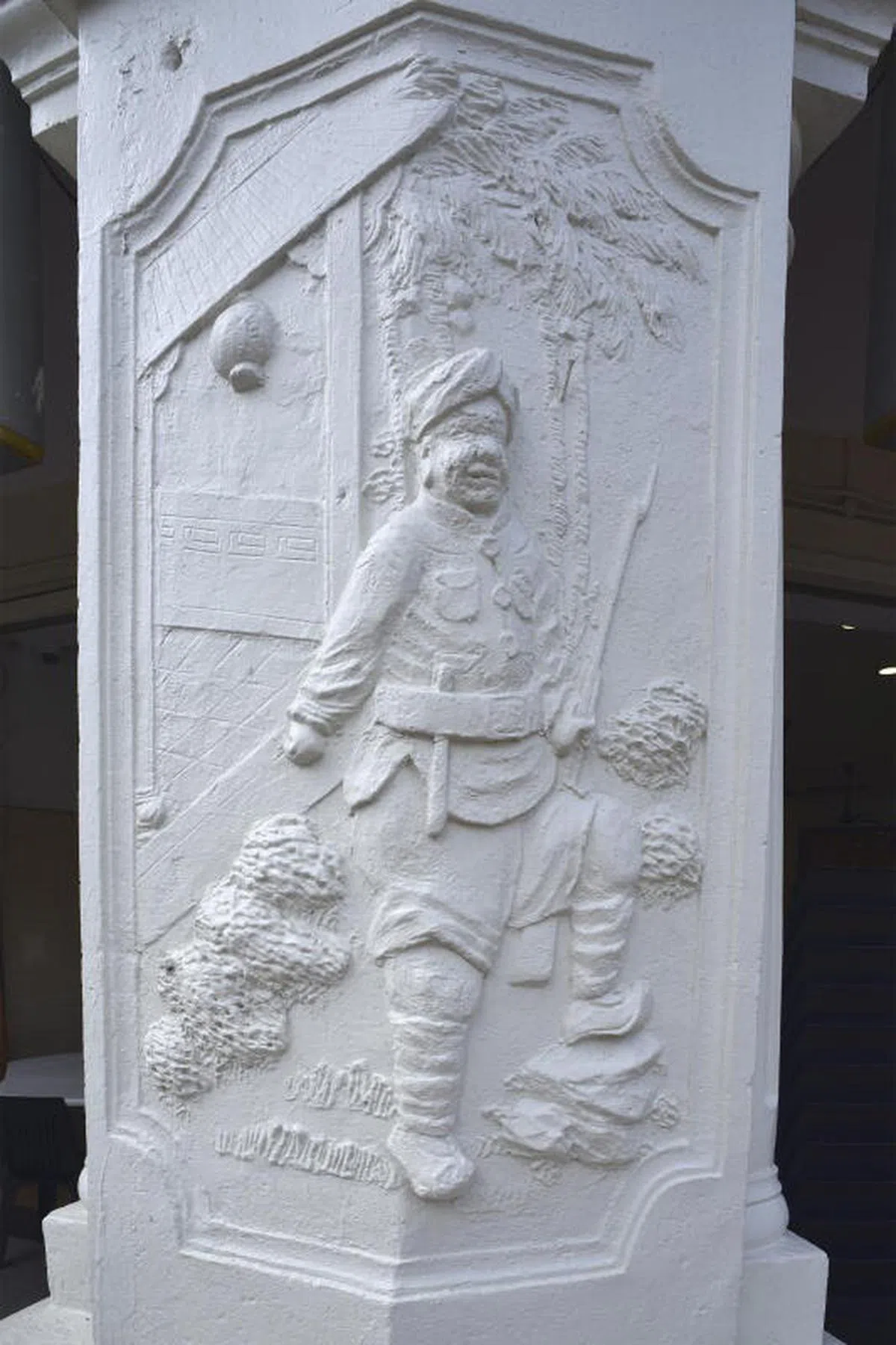  柱子上的锡克守卫。（海峡时报） 