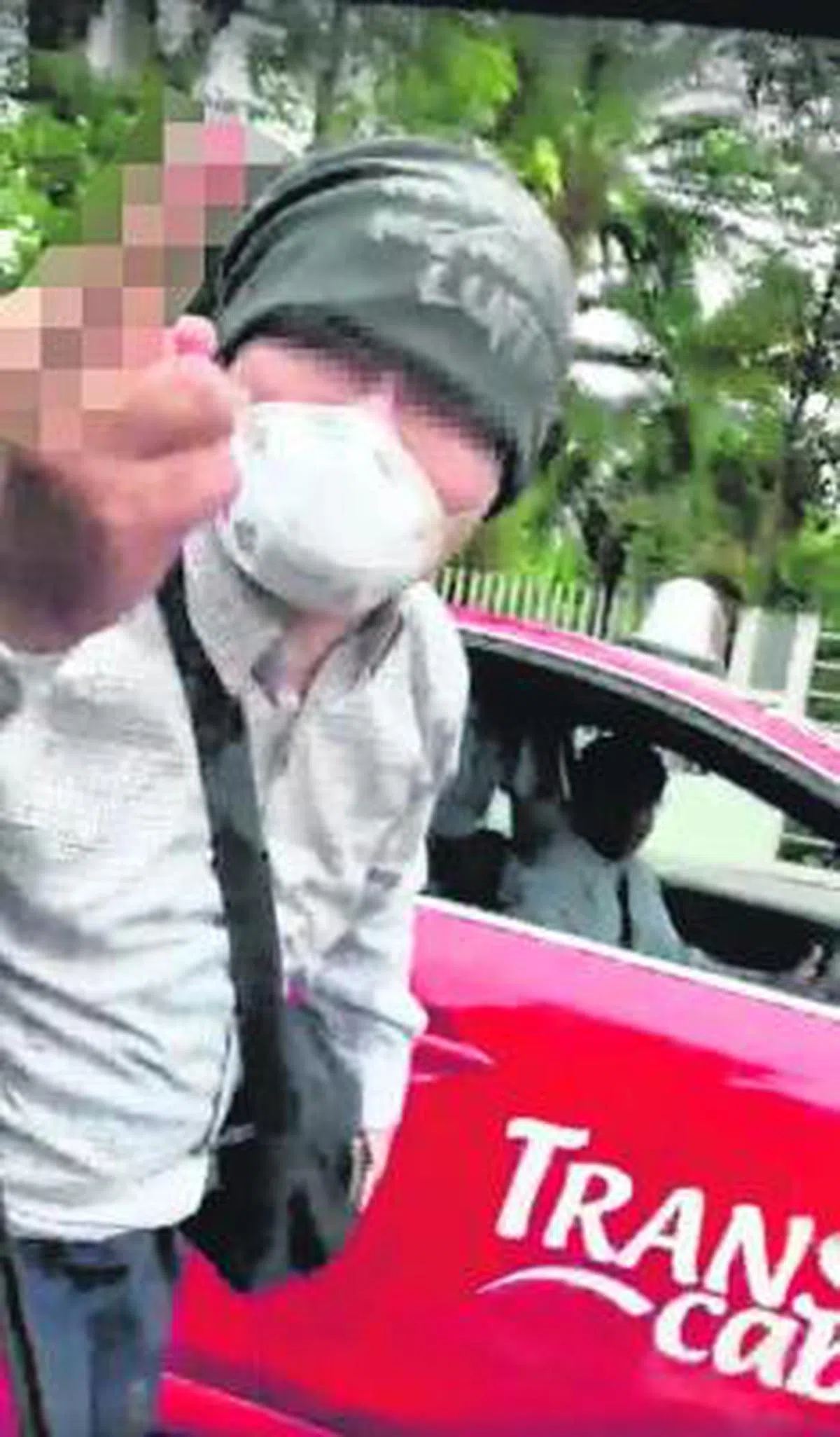  喜欢比中指爆粗口的火爆叔。（联合晚报） 