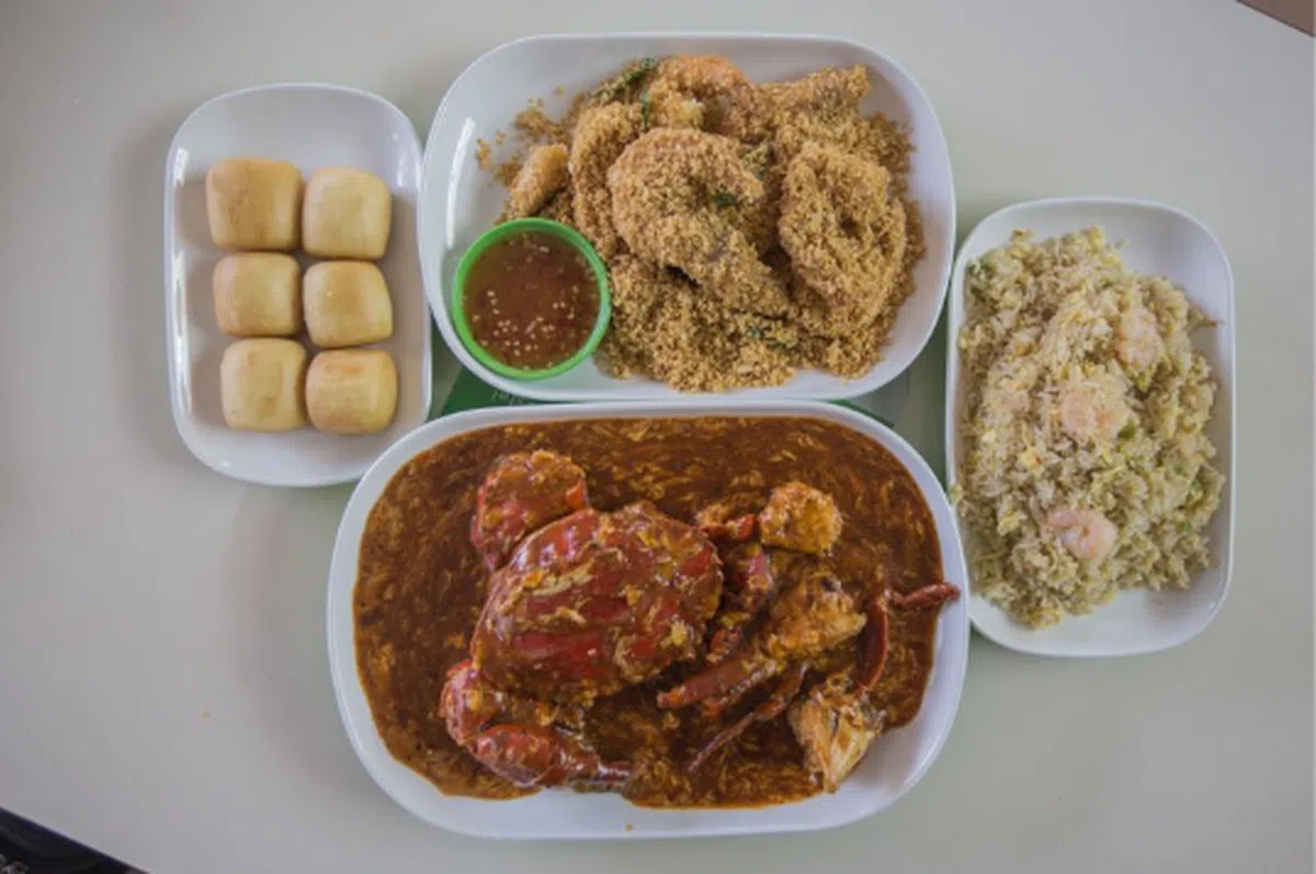  招牌菜：辣椒螃蟹麦片虾套餐（65元） 