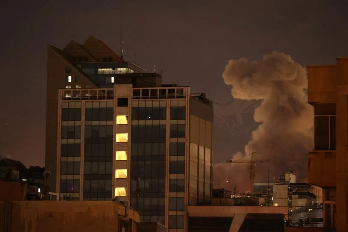 伊朗首都德黑兰持续遭受美以空袭。