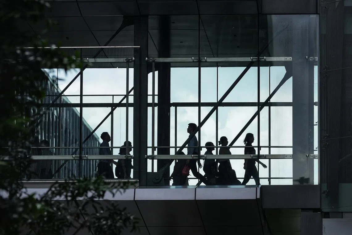 一份官方报告显示，本地社会流动性已出现趋缓迹象。