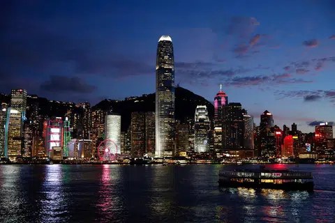 我们不难想象，跨国企业总部林立的香港，是李显龙总理欲言又止的一个地方。（路透社）